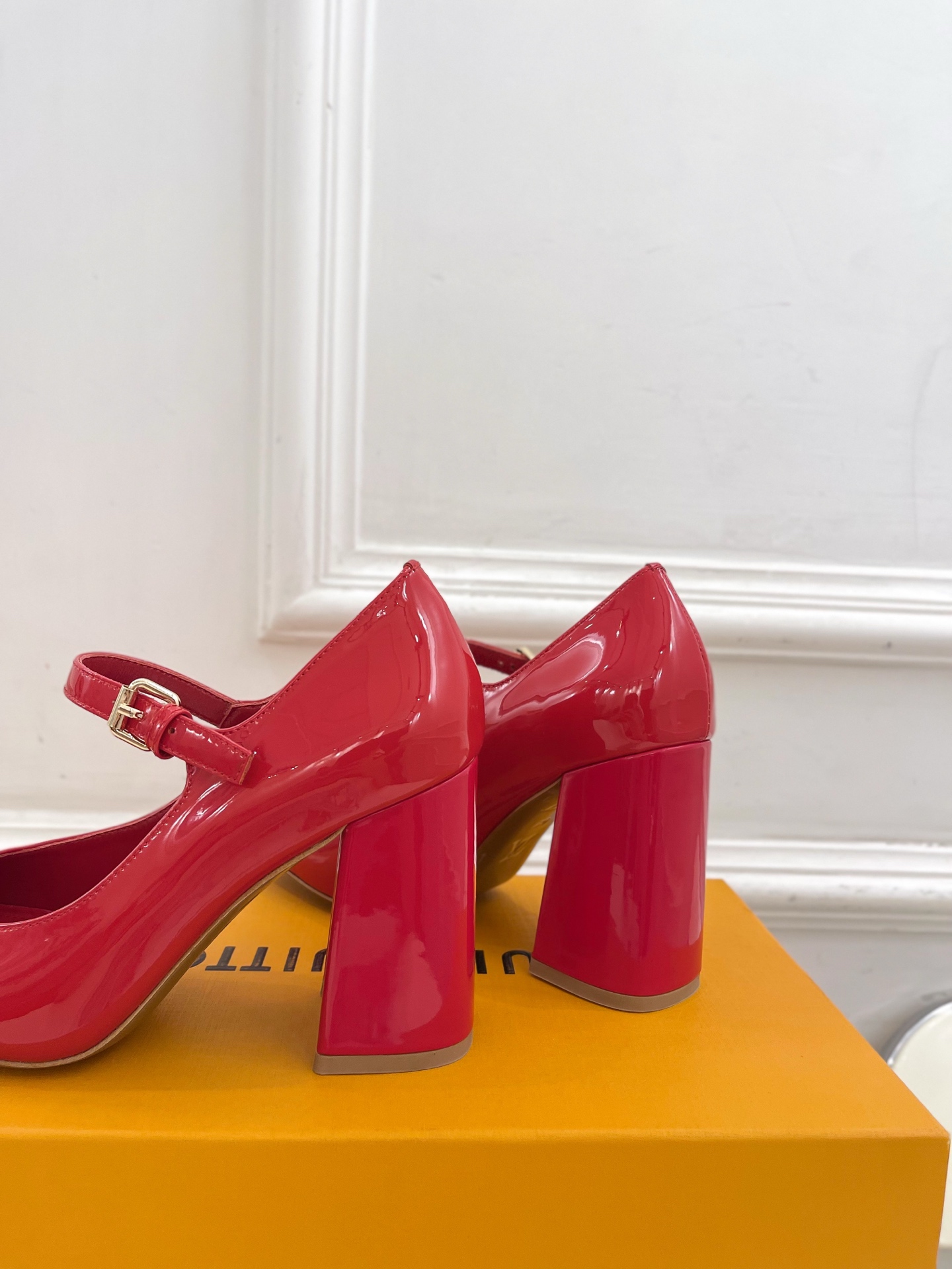 Women's high heels